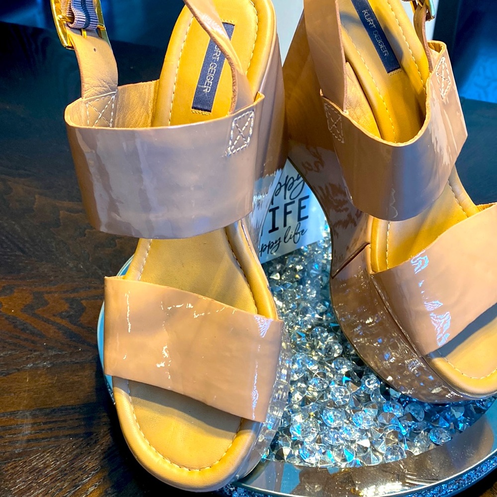 Kurt Geiger Brand new size 9 Authentic